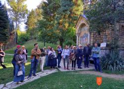 V sklopu konference so udeleženci obiskali samostan Tronoša in rojstno hišo Vuka Karadžića. Foto: A. Pukl, 2021