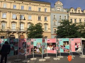 Razstava o elementih nesnovne kulturne dediščine iz sodelujočih držav. Foto: T. Roženbergar, 2016. 