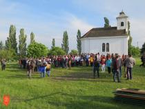 Udeleženci odprtja Binkoštnega festivala. Foto: Anja Jerin, 2016. 