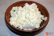 Making Bohinj <i>mohant</i>. Photo: M. Godina Golija, 2010