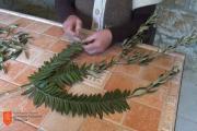 Making palm branches. Photo: V. Kovač, 2015