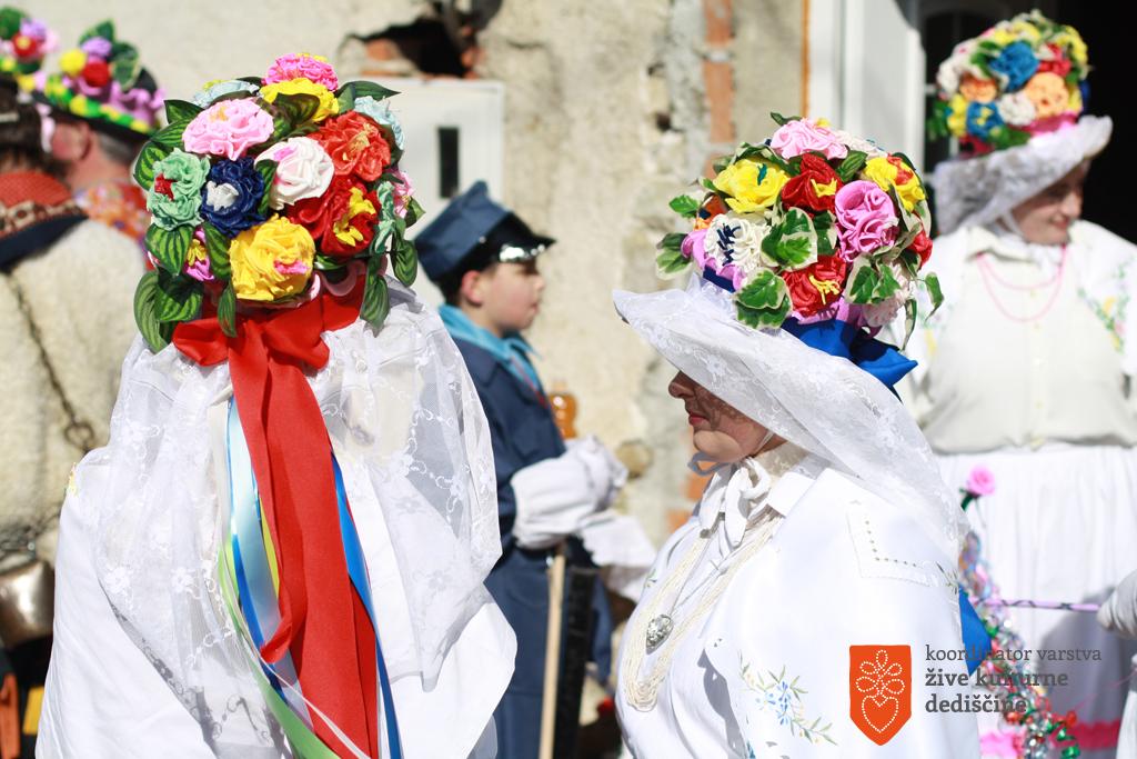 Foto: Miha Špiček, 2011. Foto: Miha Špiček, 2011.