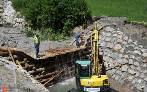 Building Carniolan walls in Klemenčevo. 
