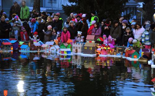 Launching gregorčki models for St. Gregory’s Day in Kropa. 