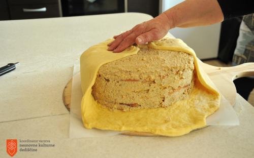 Making mlinčevka. 