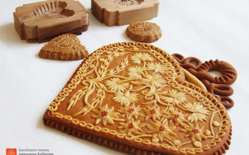 Making small breads and wooden models. 