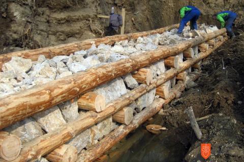 Building Carniolan walls. Photo: A. Muminović, 2011
