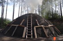 Charcoal making. Photo: G. Kleč, 2012 