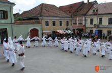 Easter dances and games in Metlika. Photo: G. Kušar, 2011