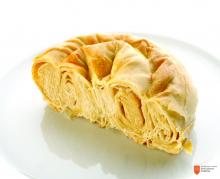 Baking <i>prosta povitica</i> and <i>Bela krajina povitica</i>. Photo: T. Jeseničnik, 2007