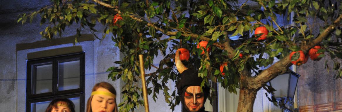 Uprizoritev Škofjeloškega pasijona. Foto: A. Jerin, 2015. 