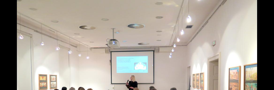 Nagovor direktorice Slovenskega etnografskega muzeja Natalije Polenec. Foto: N. Židov, 2023