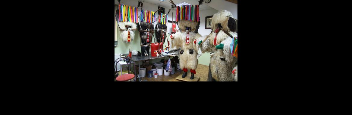 Izdelovanje kurentij(Foto Tjaša Zidarič, 2014)