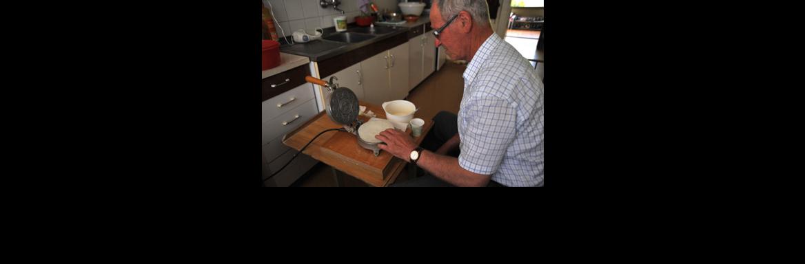 Peka velikonočnih oblatov(Foto Anja Jerin, 2015)