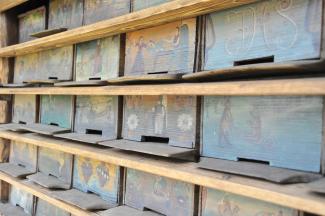 Panjske končnice na čebelnjaku Antona Janše. Foto: A. Jerin, 2018 