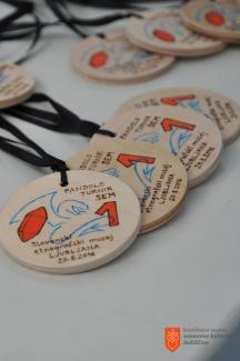 Medalje za zmagovalno ekipo. Foto: A. Jerin, 2016. 