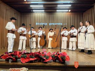 Snemanje tamburaštva v Adlešičih. Foto: A. Pukl, 2022 