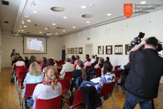 Tema je pritegnila stroko, nosilce dediščine in novinarje. Foto: Jure Rus, 2016. 