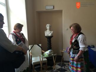 Jadwiga Węgorek, Beata Jarema in Krystyna Zacharias iz Krakowa so predstavile izdelovanje čipk na območju Krakowa. Foto: Anja Jerin, 2016. 