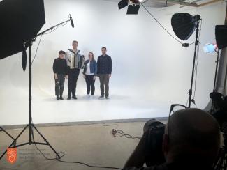 Sodelujoči pri snemanju. Foto: A. Jerin, 2024 