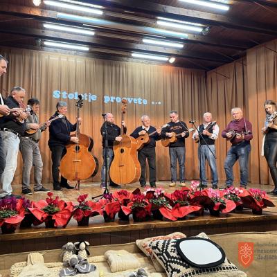 Snemanje tamburaštva v Adlešičih. Foto: A. Pukl, 2022 